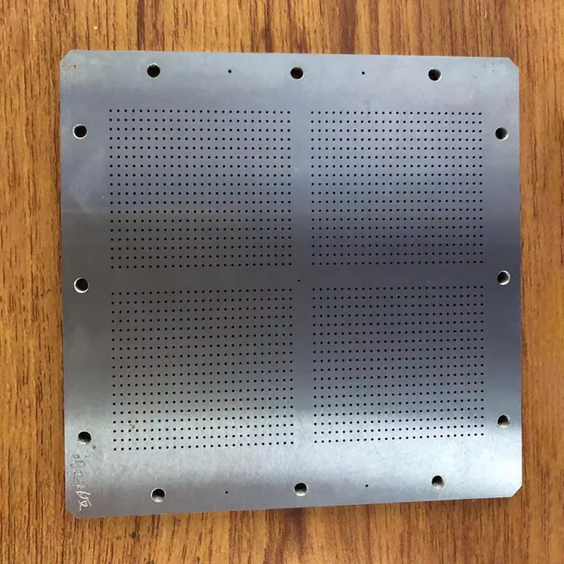 Parti per la lavorazione dei metalli microporosi