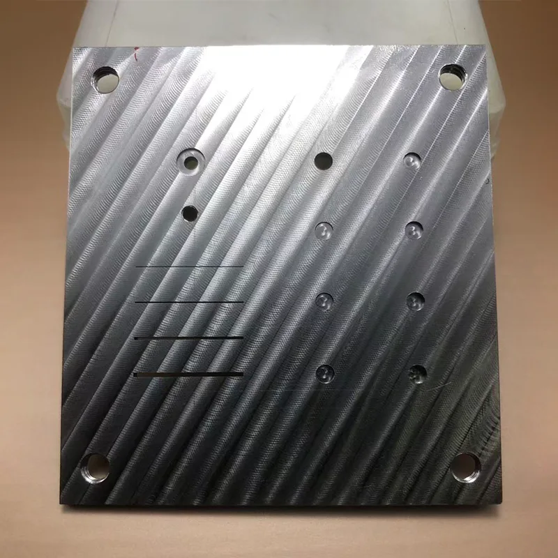 Componenti di precisione per la lavorazione dei metalli con microscanalatura