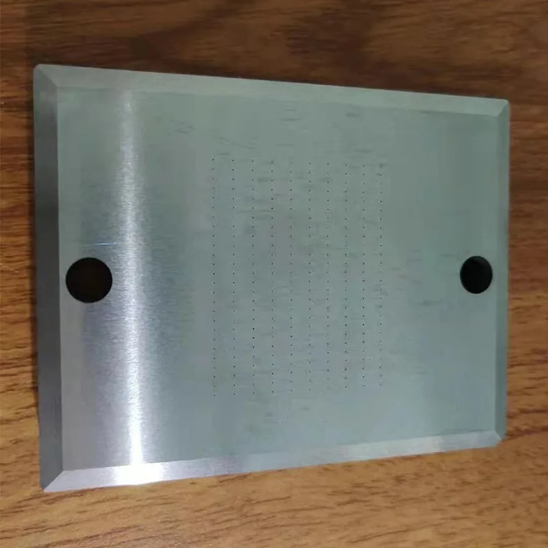 Cosa sono i pezzi per elettroerosione a filo e perché sono fondamentali per la lavorazione ad alta precisione?