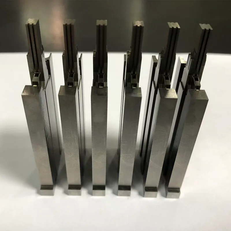 Punzone per stampaggio metalli