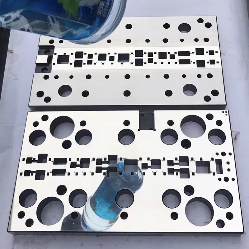 Stampo progressivo per stampaggio metalli